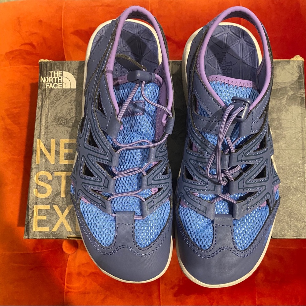 The North Face girls Hedgehog sandals NWT size 5